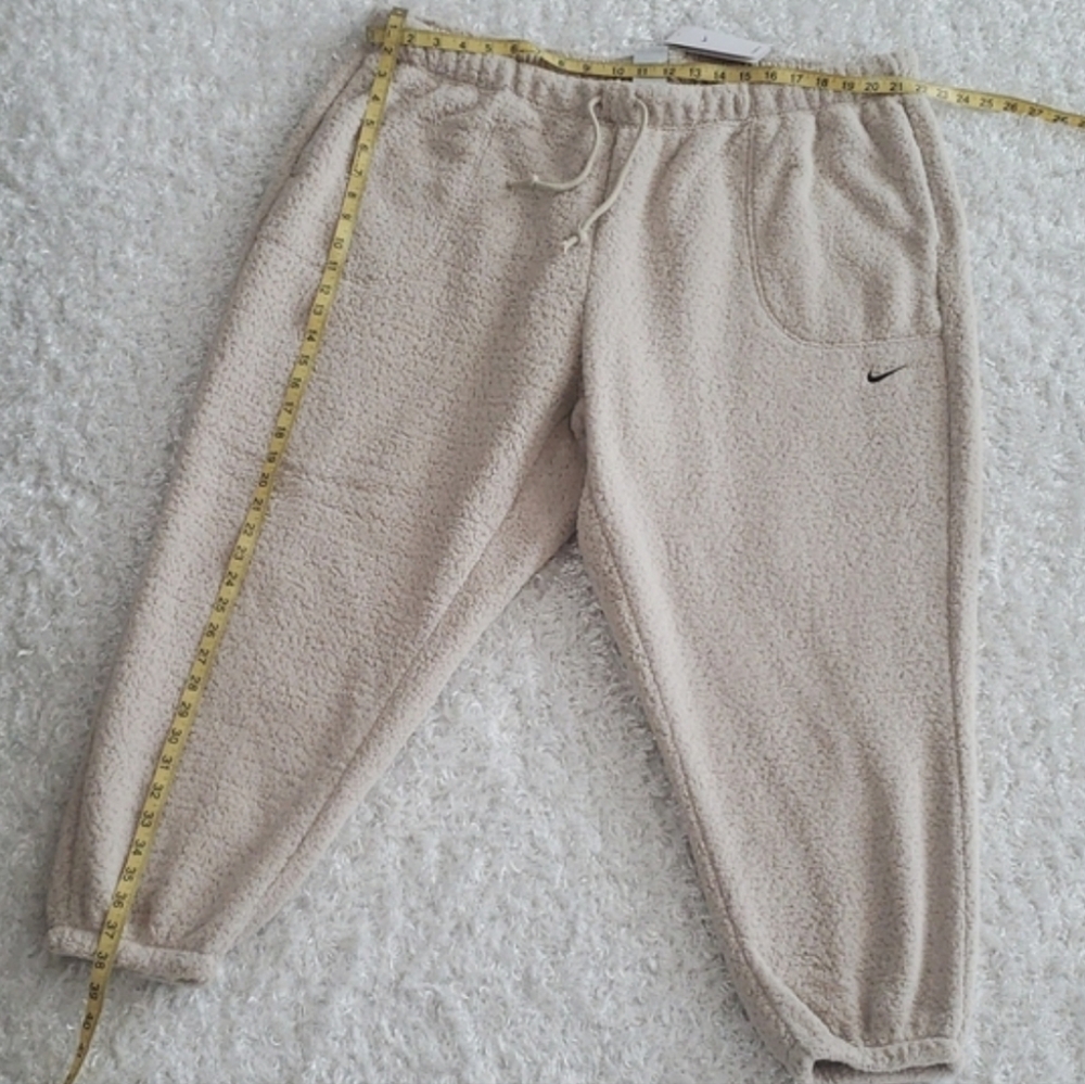 NWT Nike Sherpa Fuzzy Warm Jogger Pants - Picture 11 of 11